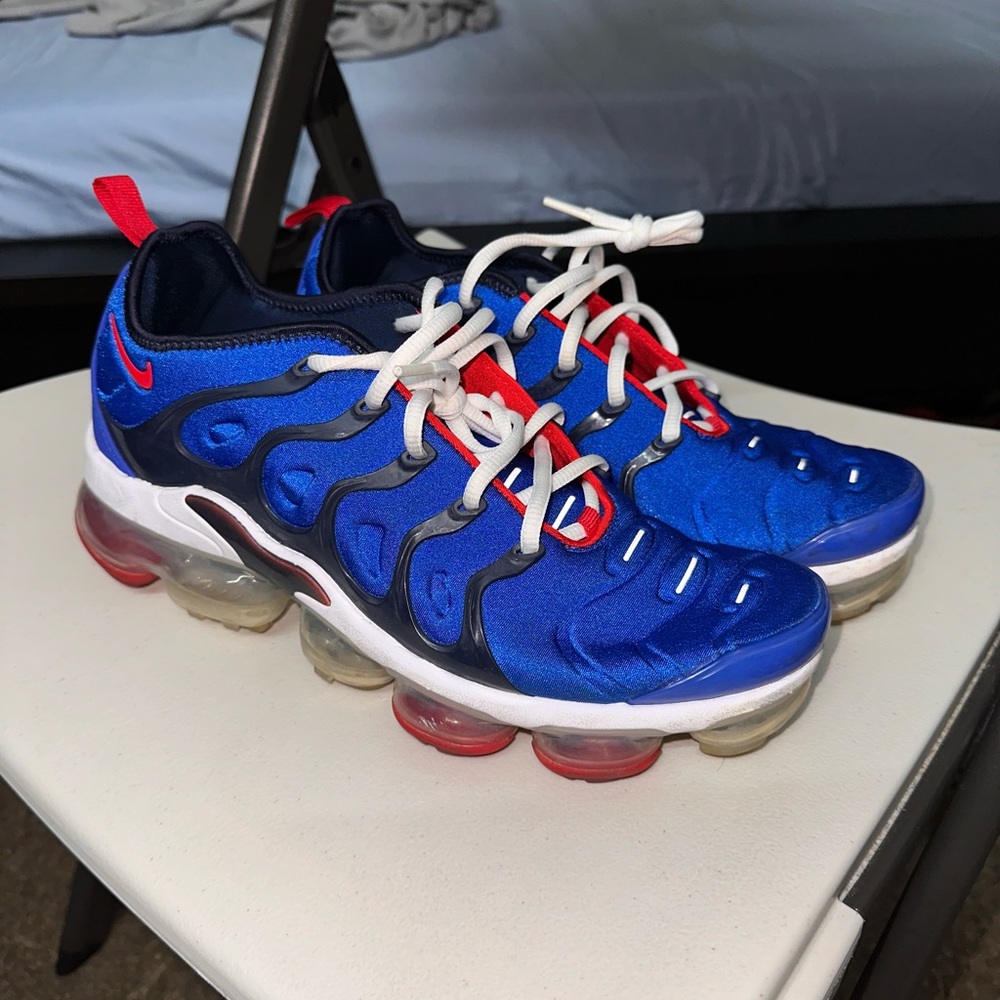 Nike vapormax plus - size 9